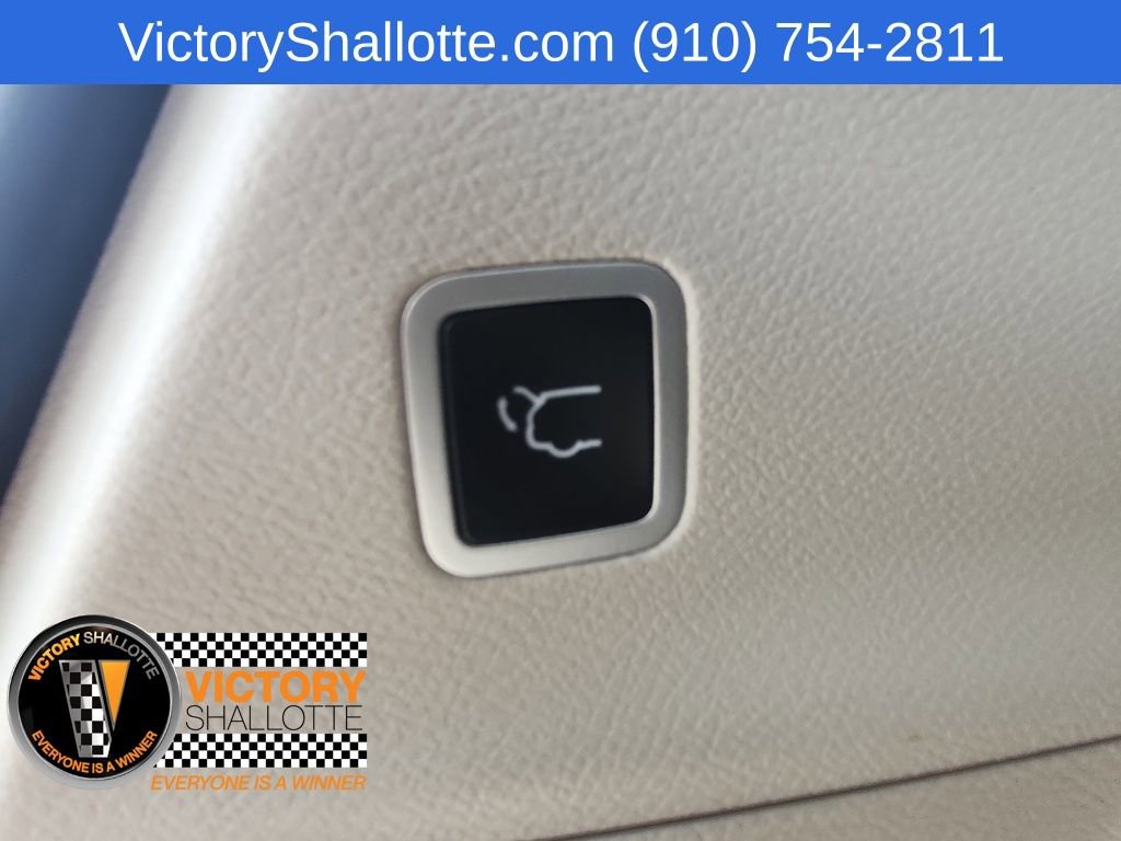 Certified 2024 Chrysler Pacifica Touring-L FWD image 28