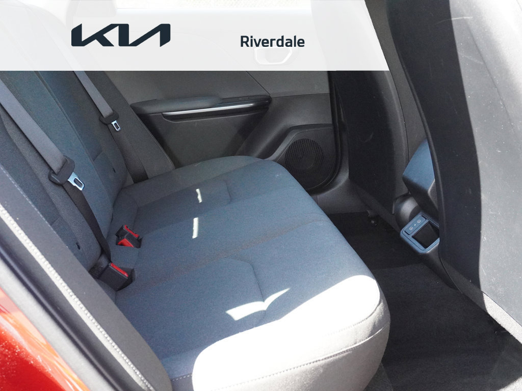 Used 2025 Kia K4 FWD image 28