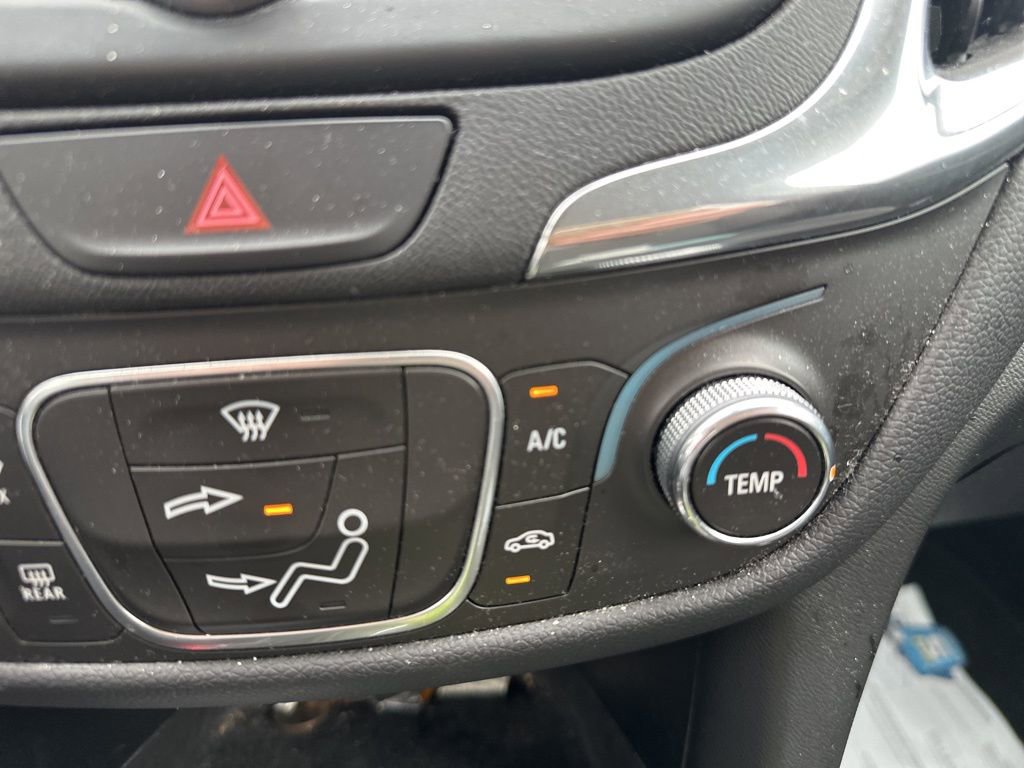 Used 2018 Chevrolet Equinox LT image 19