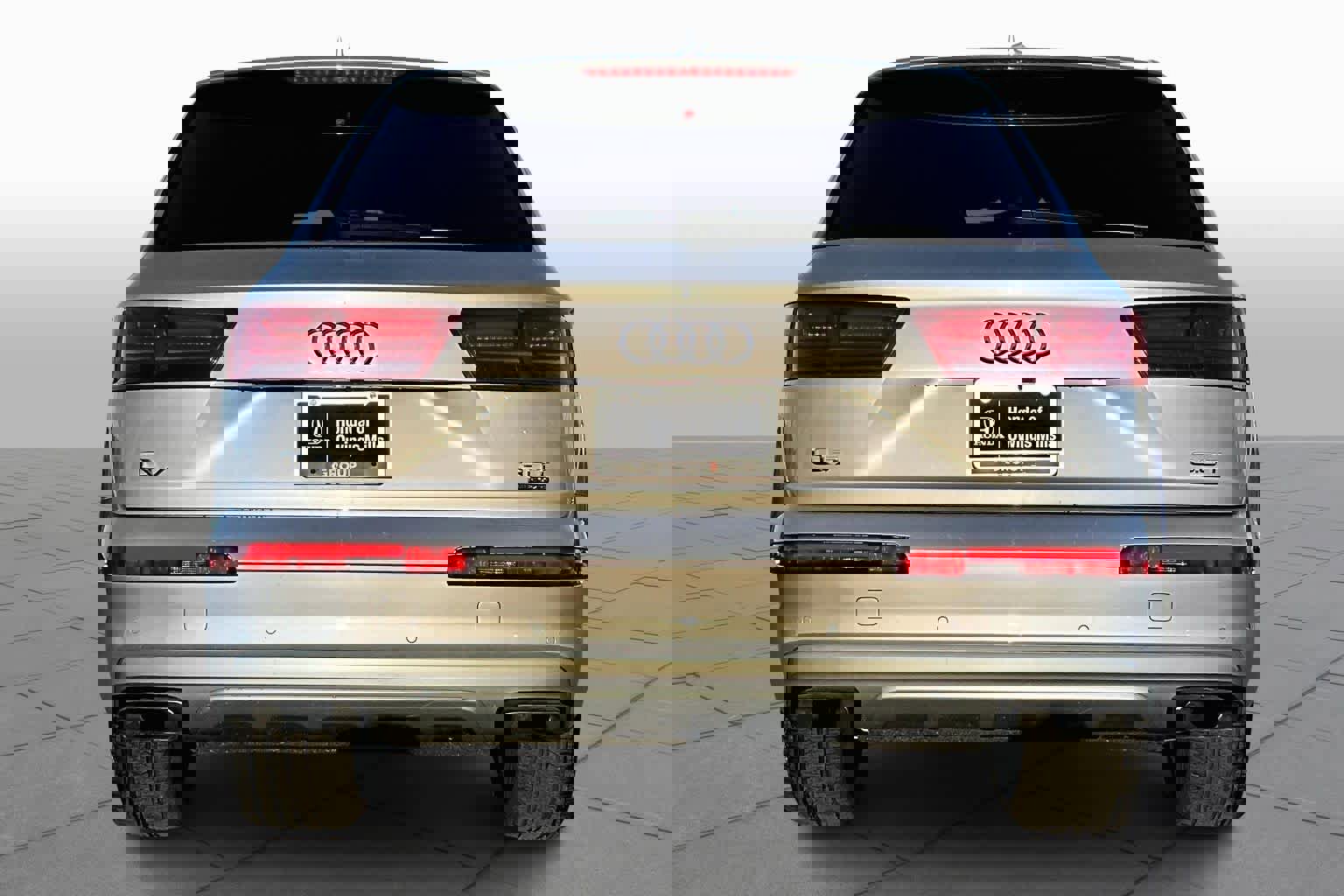 Used 2017 Audi Q7 3.0T Premium Plus image 4