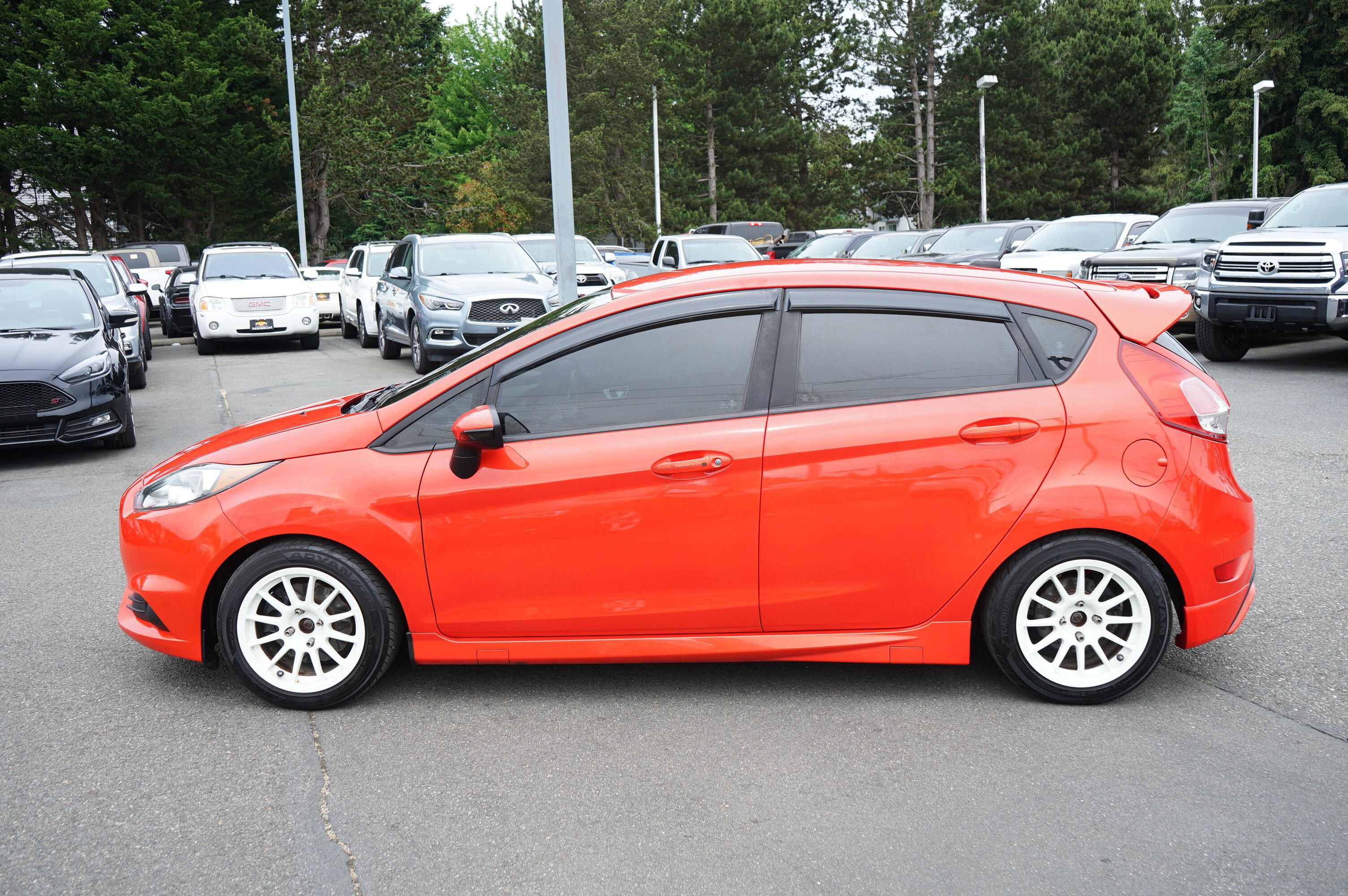 Used 2016 Ford Fiesta ST FWD image 2