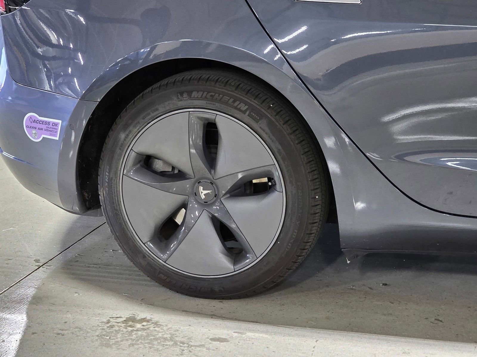 Used 2019 Tesla Model 3 Standard Range Plus image 9