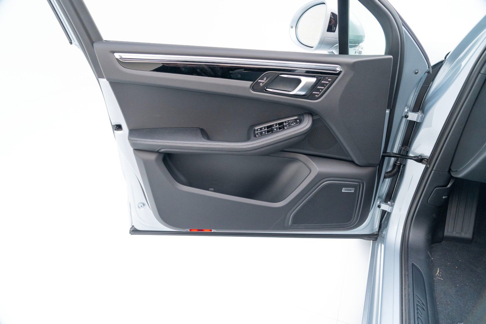 New 2025 Porsche Macan image 21