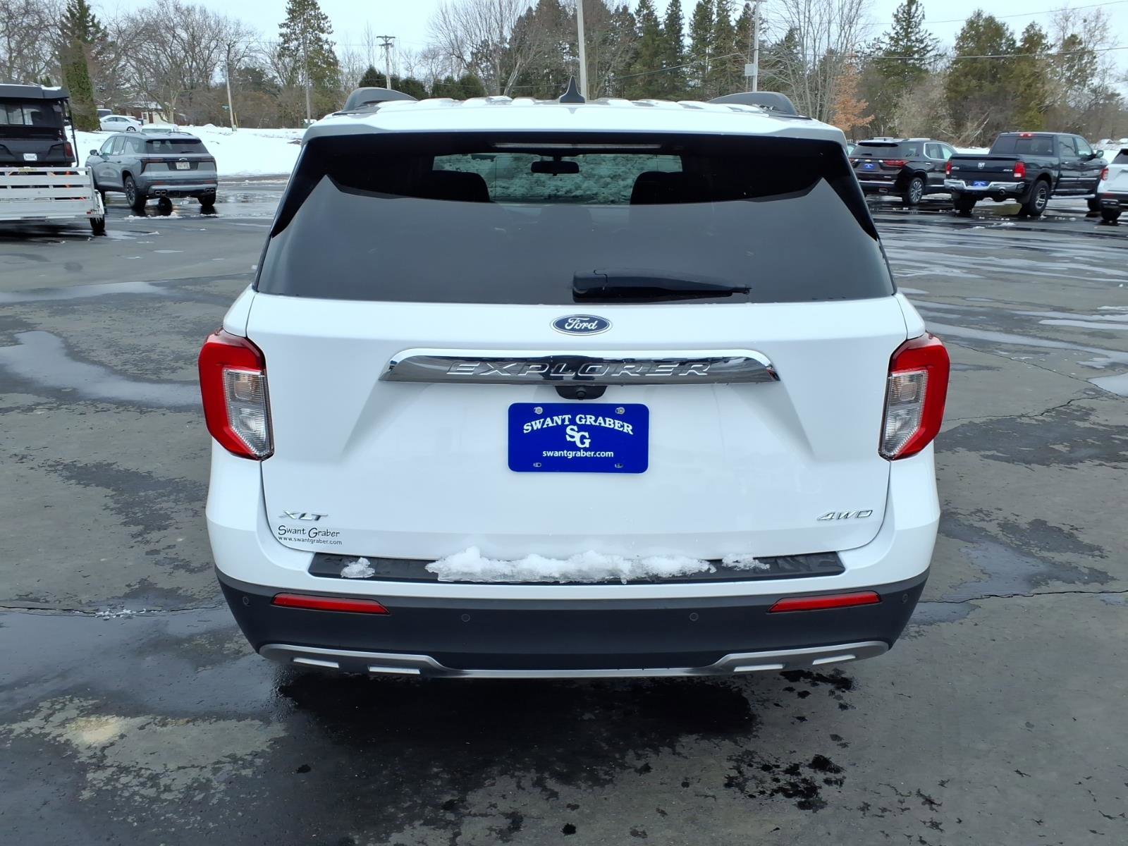 Used 2021 Ford Explorer XLT w/ Equipment Group 202A image 5