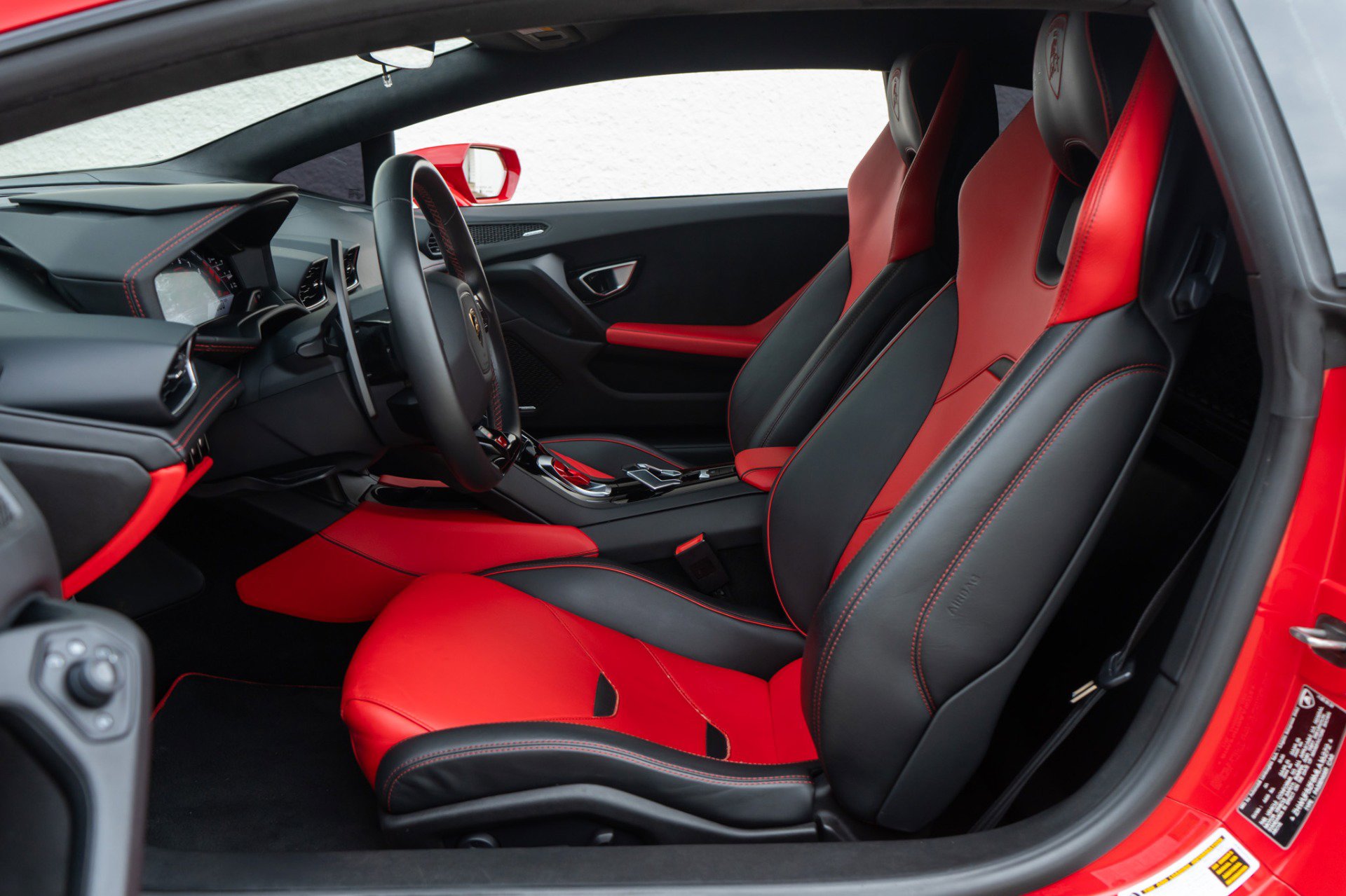 Used 2021 Lamborghini Huracan EVO RWD image 6