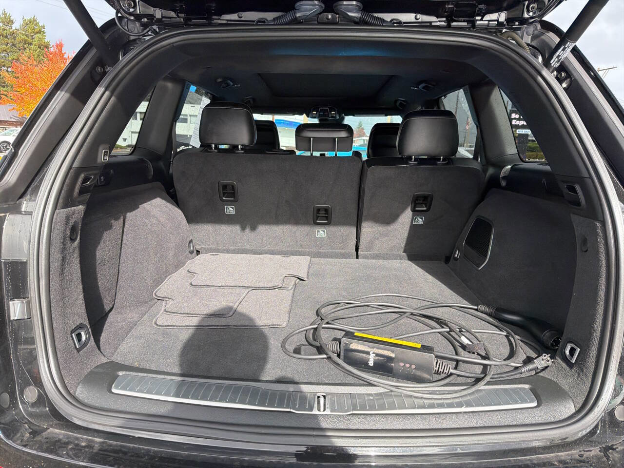 Used 2023 Jeep Grand Cherokee Overland w/ Luxury Tech Group IV image 9