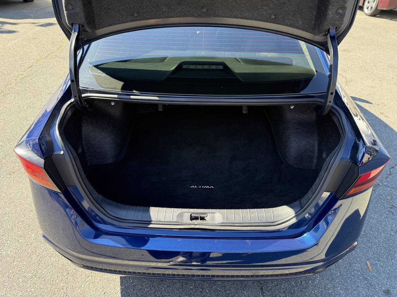 Used 2024 Nissan Altima 2.5 S image 11