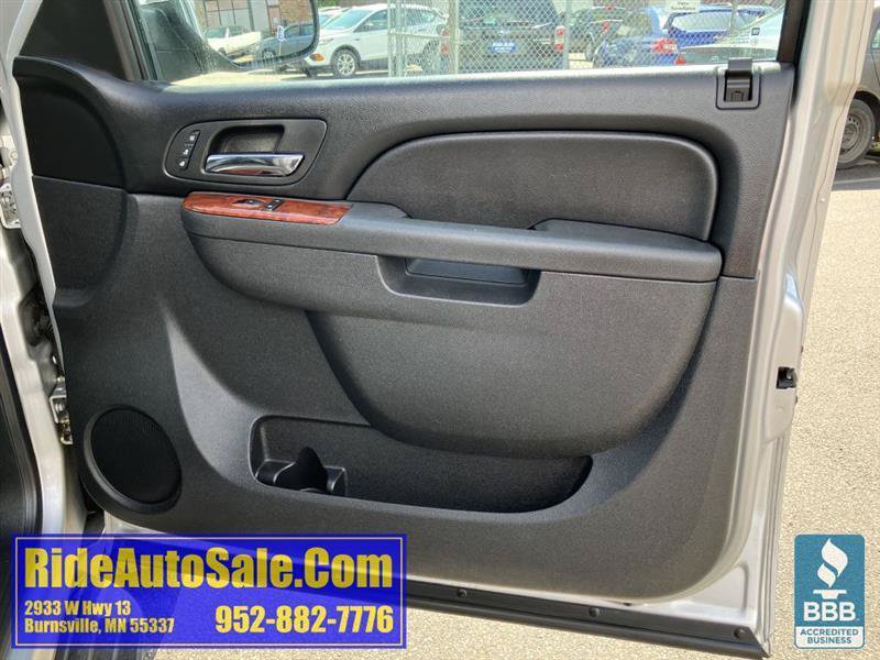 Used 2013 Chevrolet Avalanche LTZ AWD/4WD image 13