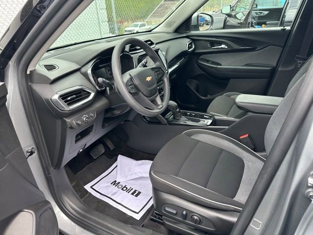 Used 2023 Chevrolet TrailBlazer LT w/ Convenience Package FWD image 14