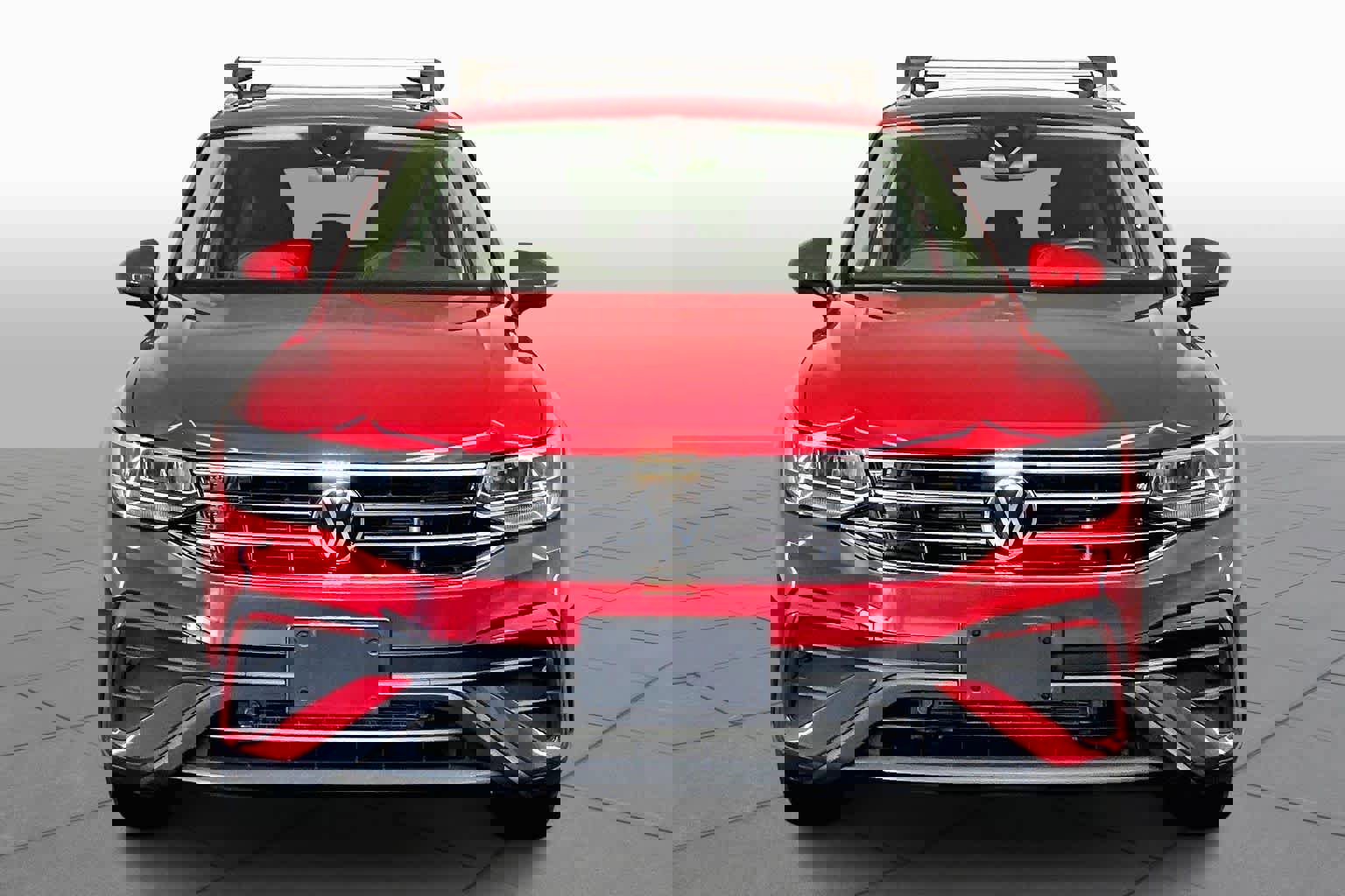 Used 2022 Volkswagen Tiguan SE w/ Panoramic Sunroof Package AWD/4WD image 4