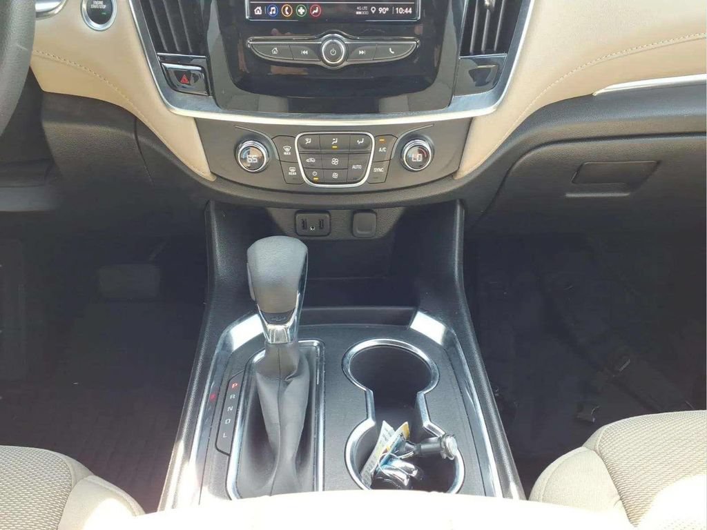 Used 2023 Chevrolet Traverse LS FWD image 11
