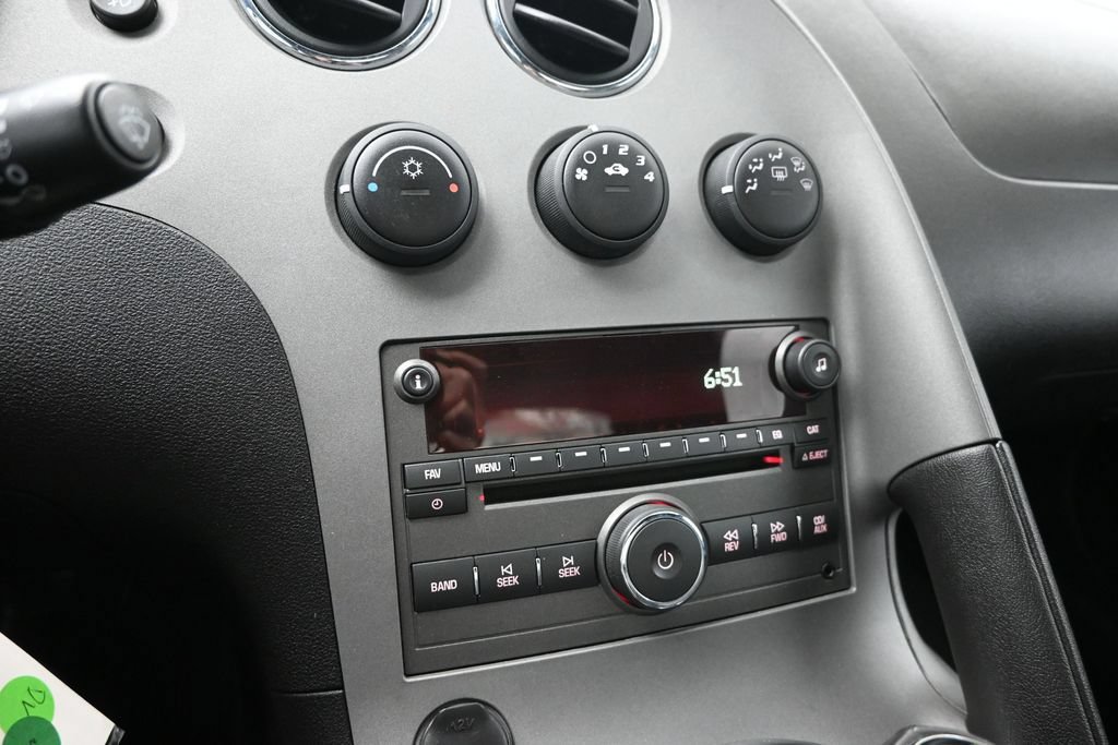 Used 2007 Pontiac Solstice GXP w/ Premium Package RWD image 12