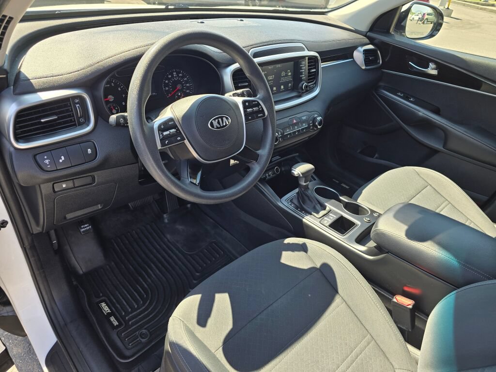 Used 2020 Kia Sorento LX AWD/4WD image 2