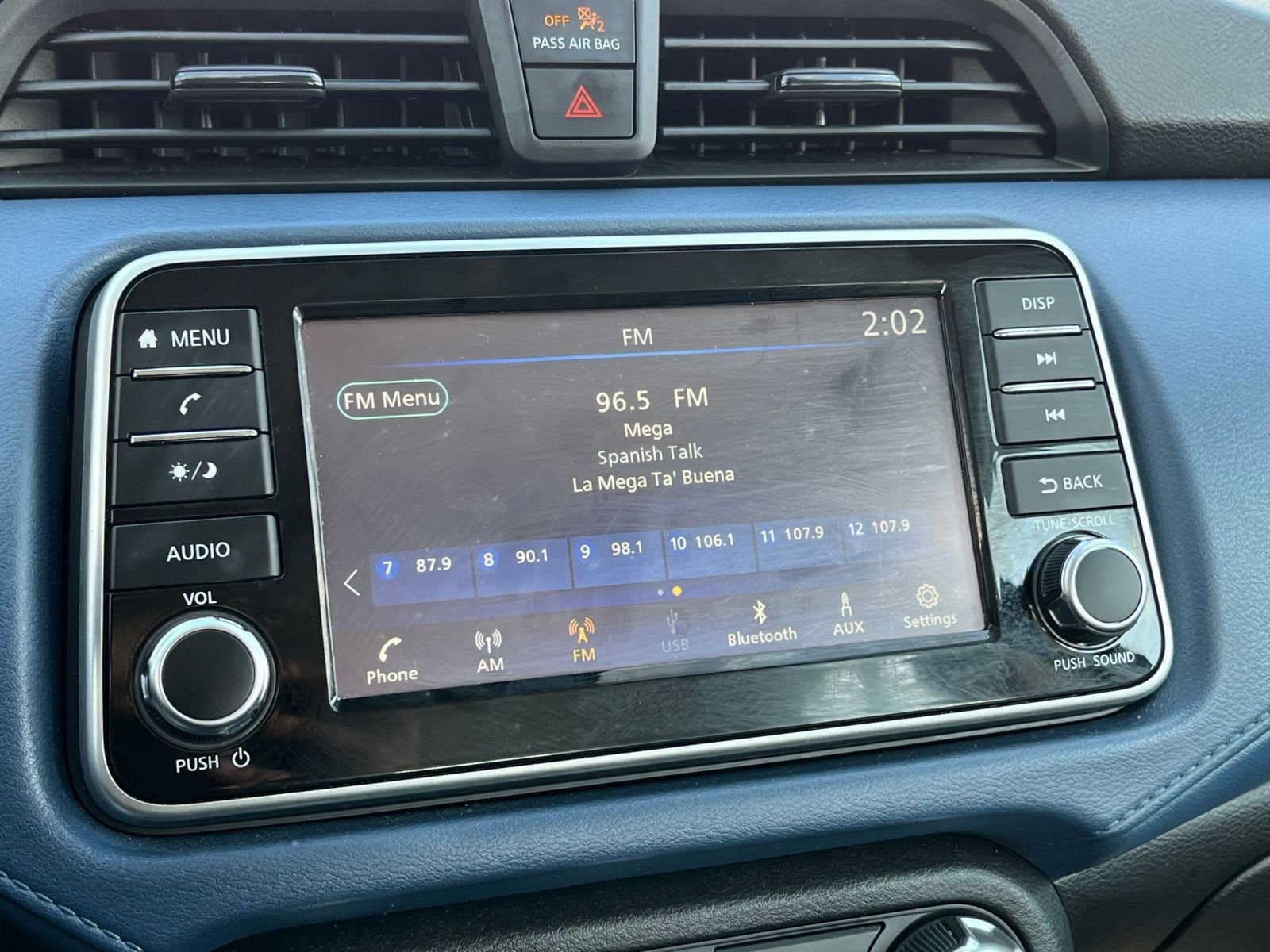 Used 2025 Nissan Versa SV image 18