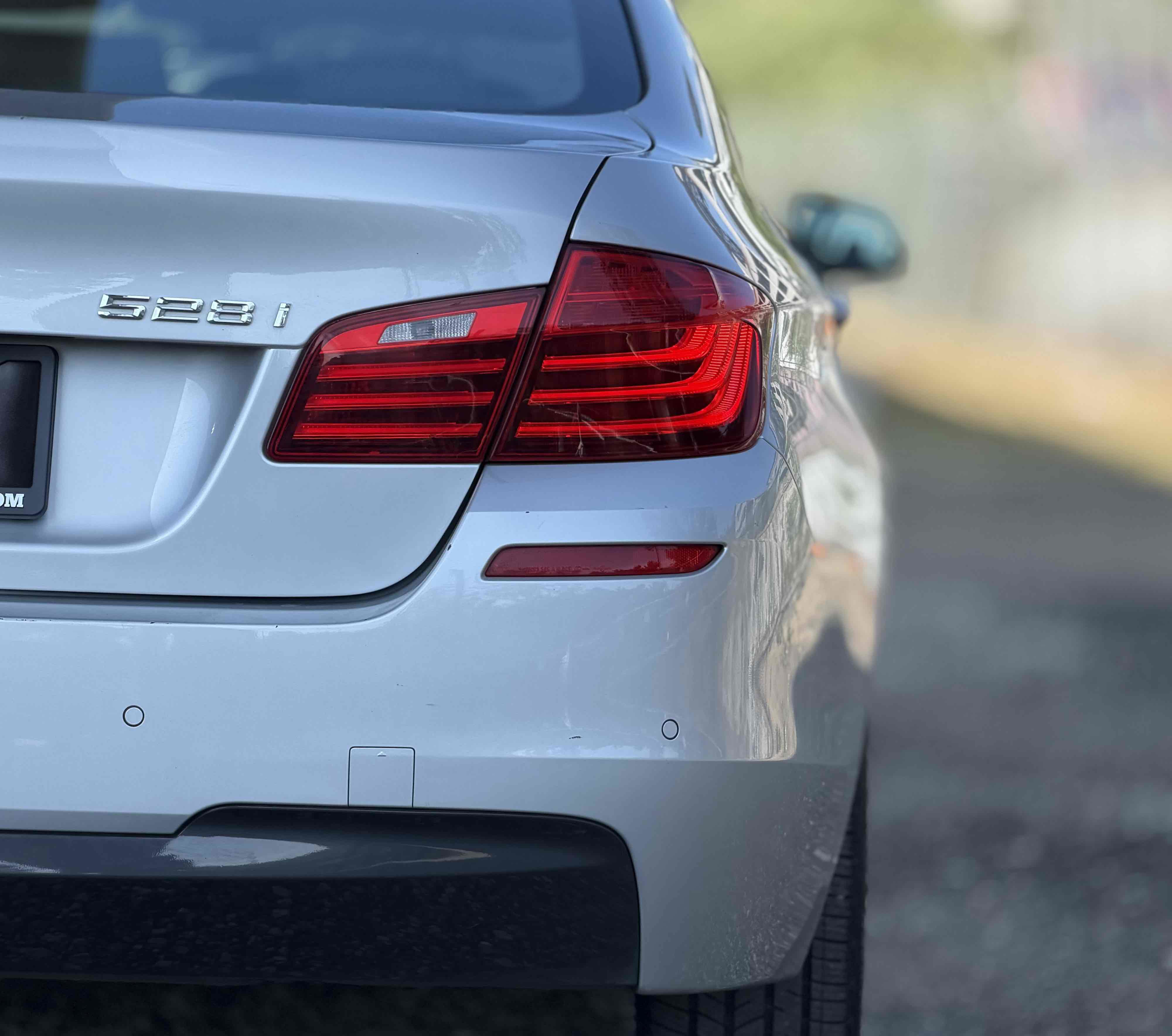 Used 2016 BMW 528i xDrive Sedan AWD/4WD image 11
