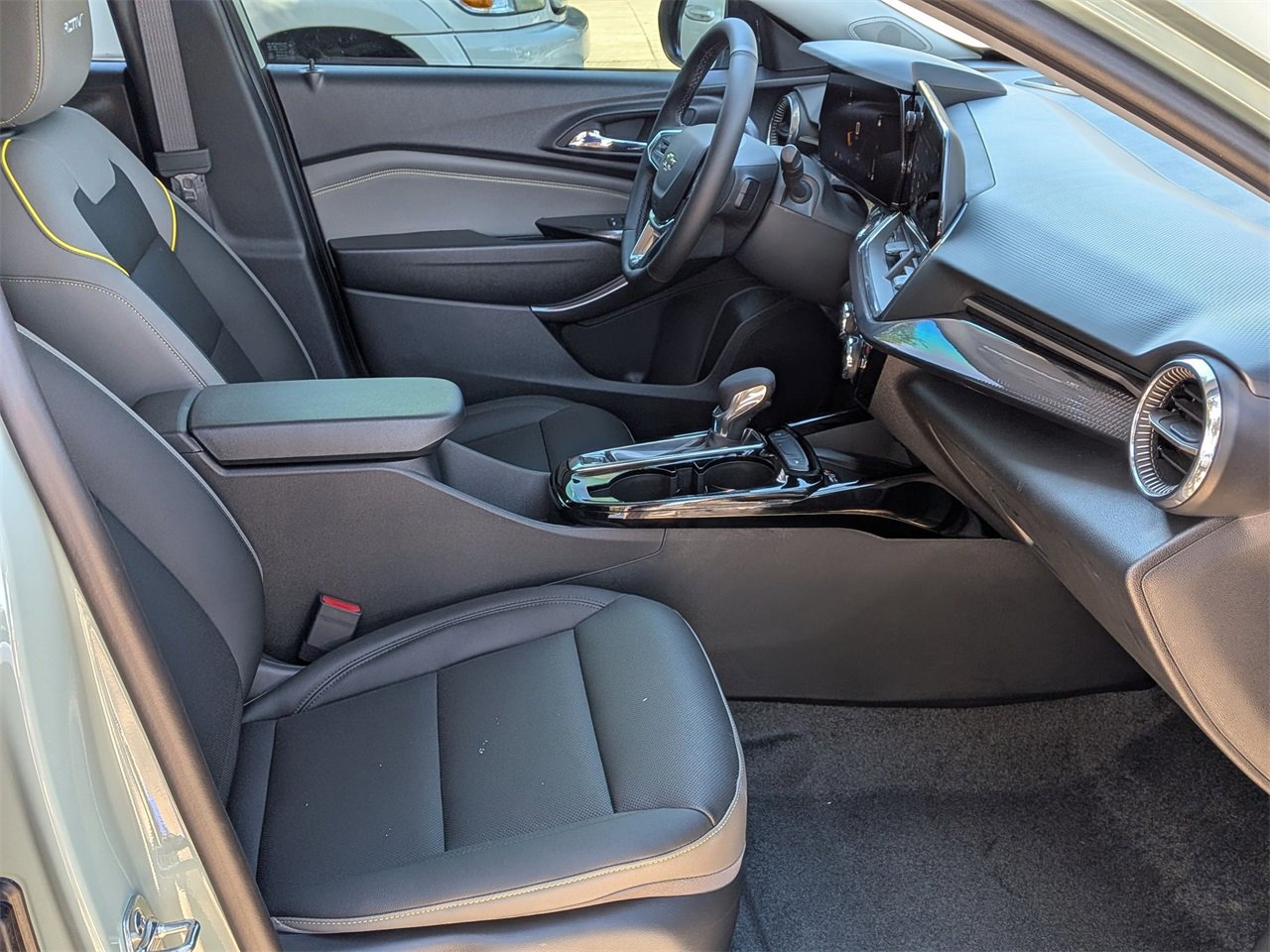 New 2026 Chevrolet Trax ACTIV w/ Sunroof Package image 24