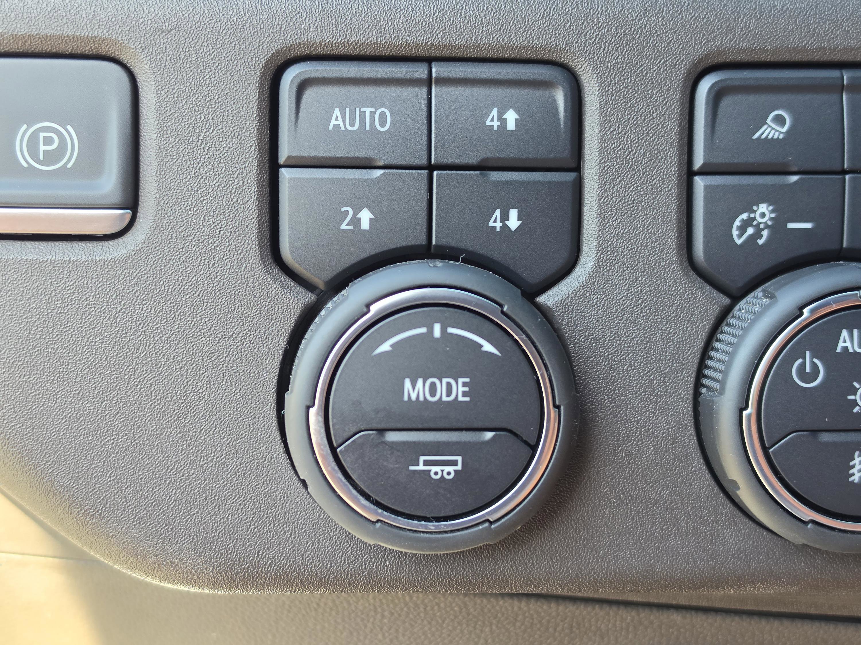 Used 2022 Chevrolet Silverado 1500 LTZ AWD/4WD image 28