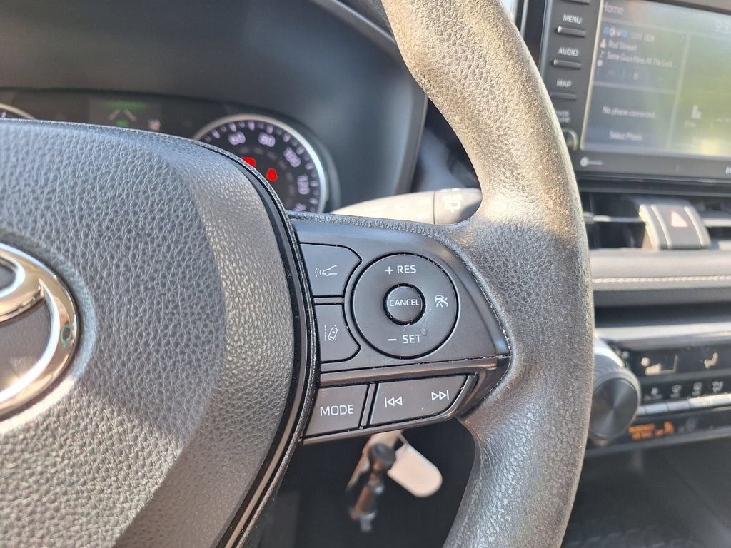 Used 2021 Toyota RAV4 LE FWD image 15