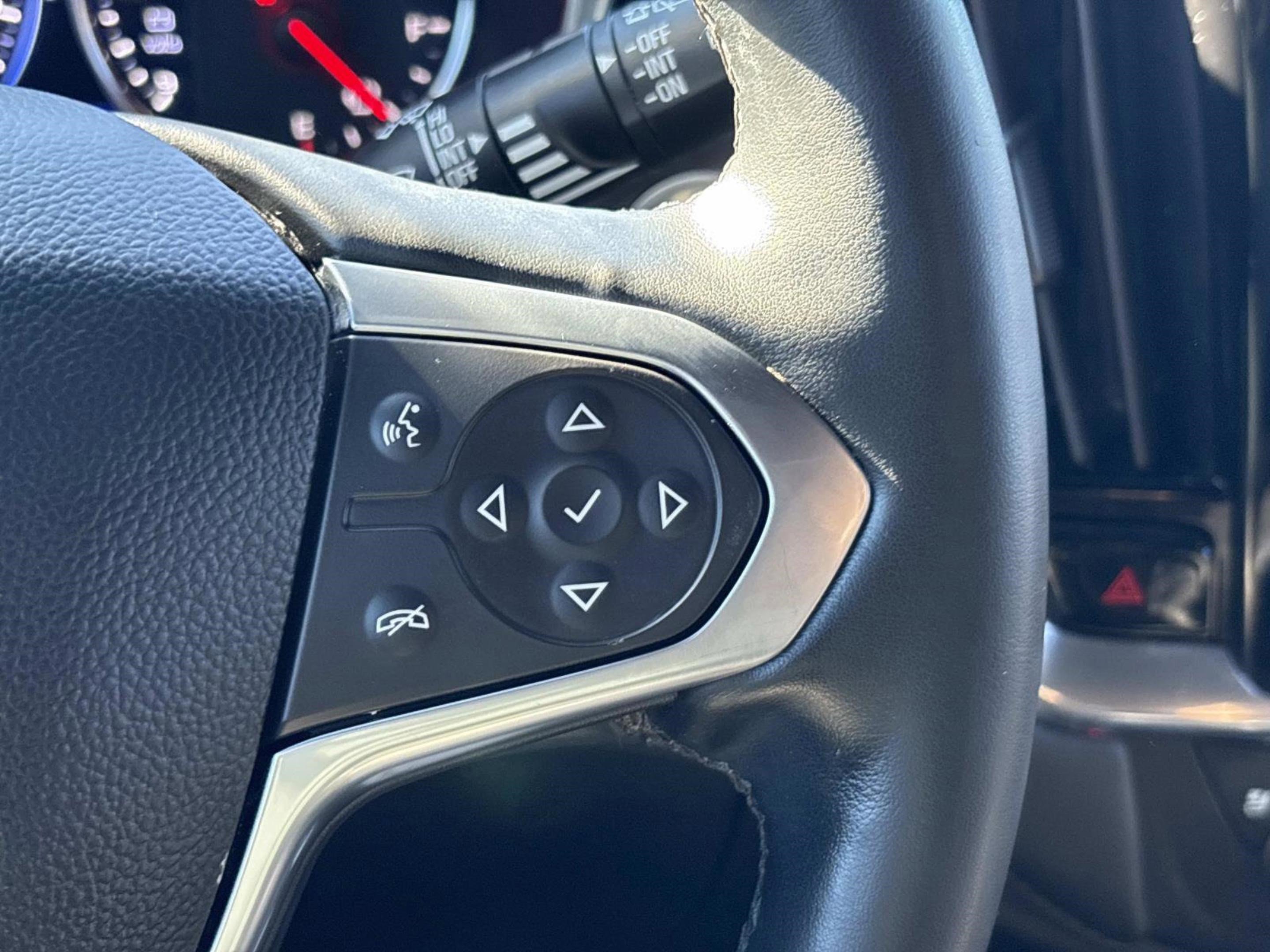 Used 2023 Chevrolet Traverse High Country w/ LPO, Cargo Package image 32