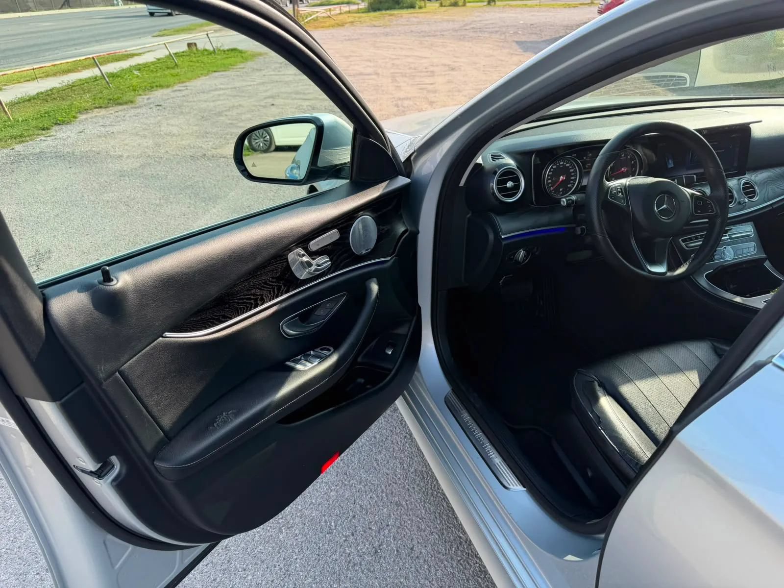 Used 2018 Mercedes-Benz E 300 image 7
