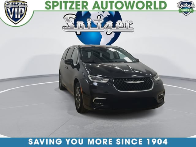 Used 2024 Chrysler Pacifica Limited FWD image 3