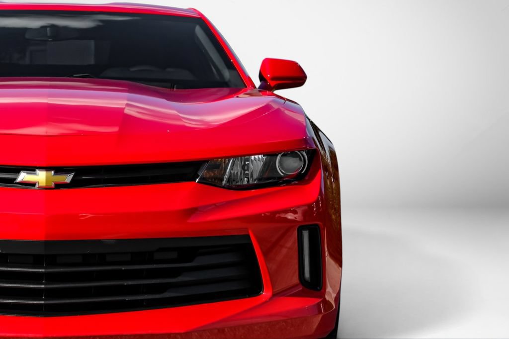 Used 2018 Chevrolet Camaro LT RWD image 36