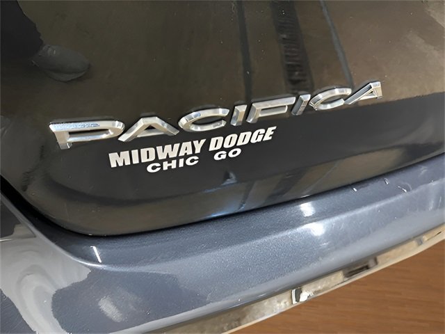 Used 2020 Chrysler Pacifica Touring-L FWD image 54
