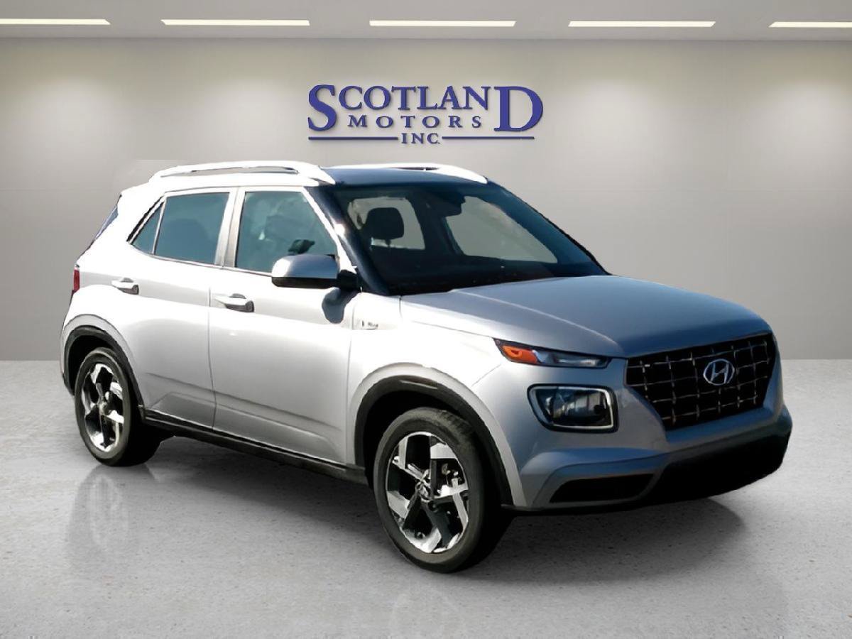 Used 2025 Hyundai Venue SEL FWD image 4
