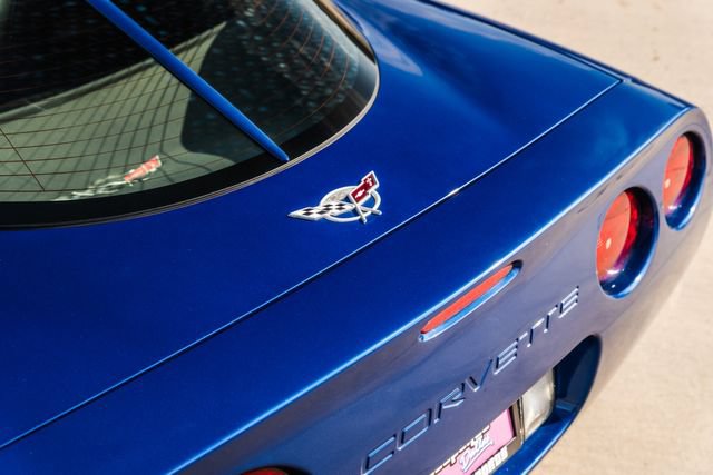 Used 2003 Chevrolet Corvette Coupe w/ Preferred Equipment Group RWD image 29