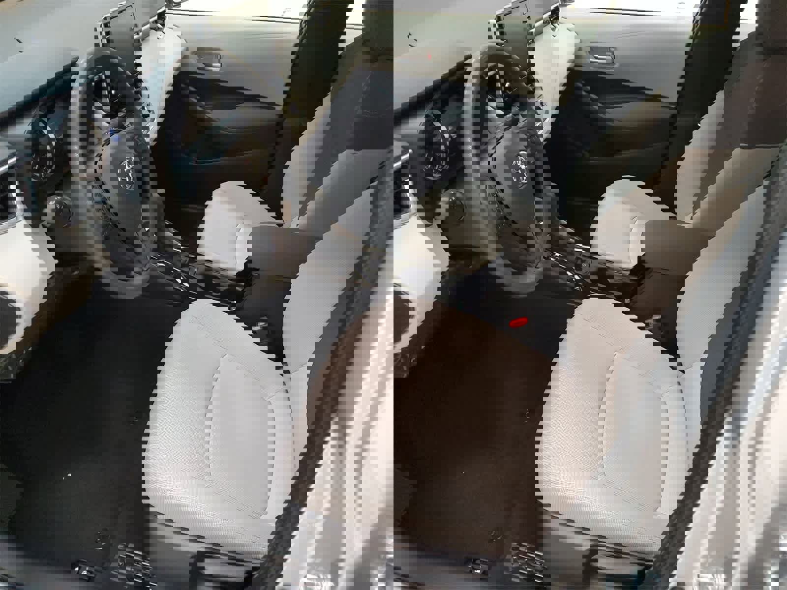 Used 2020 Toyota Corolla LE image 15