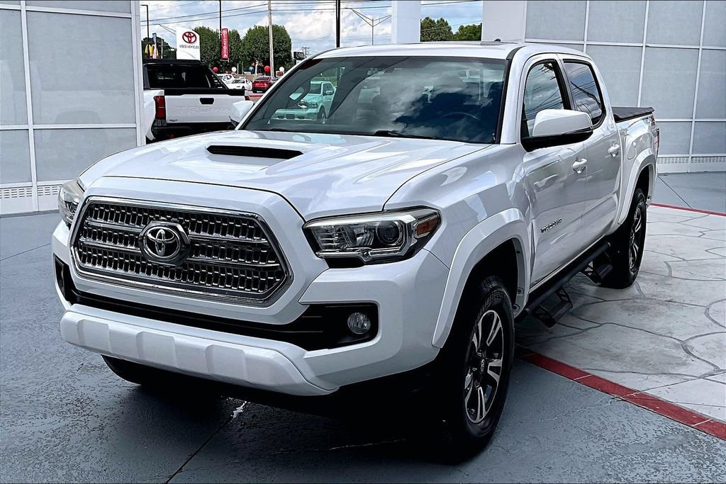 Certified 2017 Toyota Tacoma TRD Sport AWD/4WD image 39