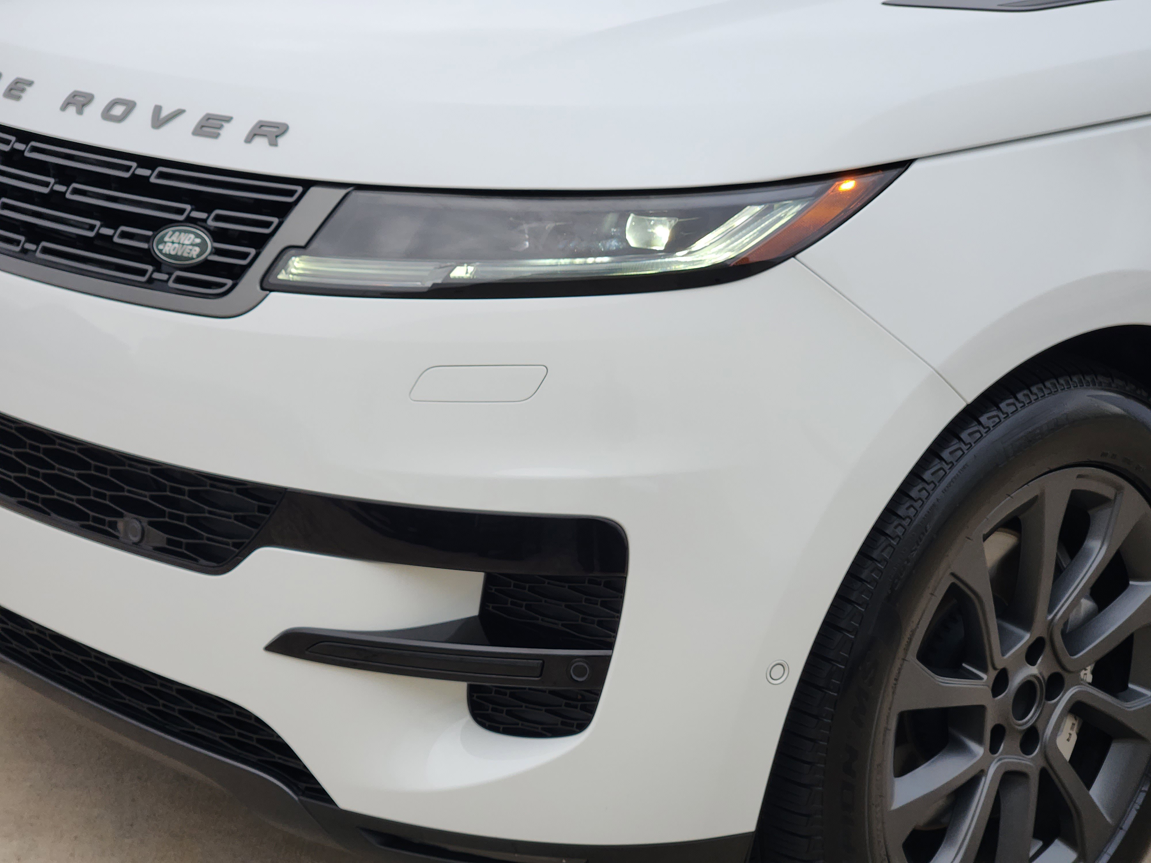 Certified 2026 Land Rover Range Rover Sport SE AWD/4WD image 9