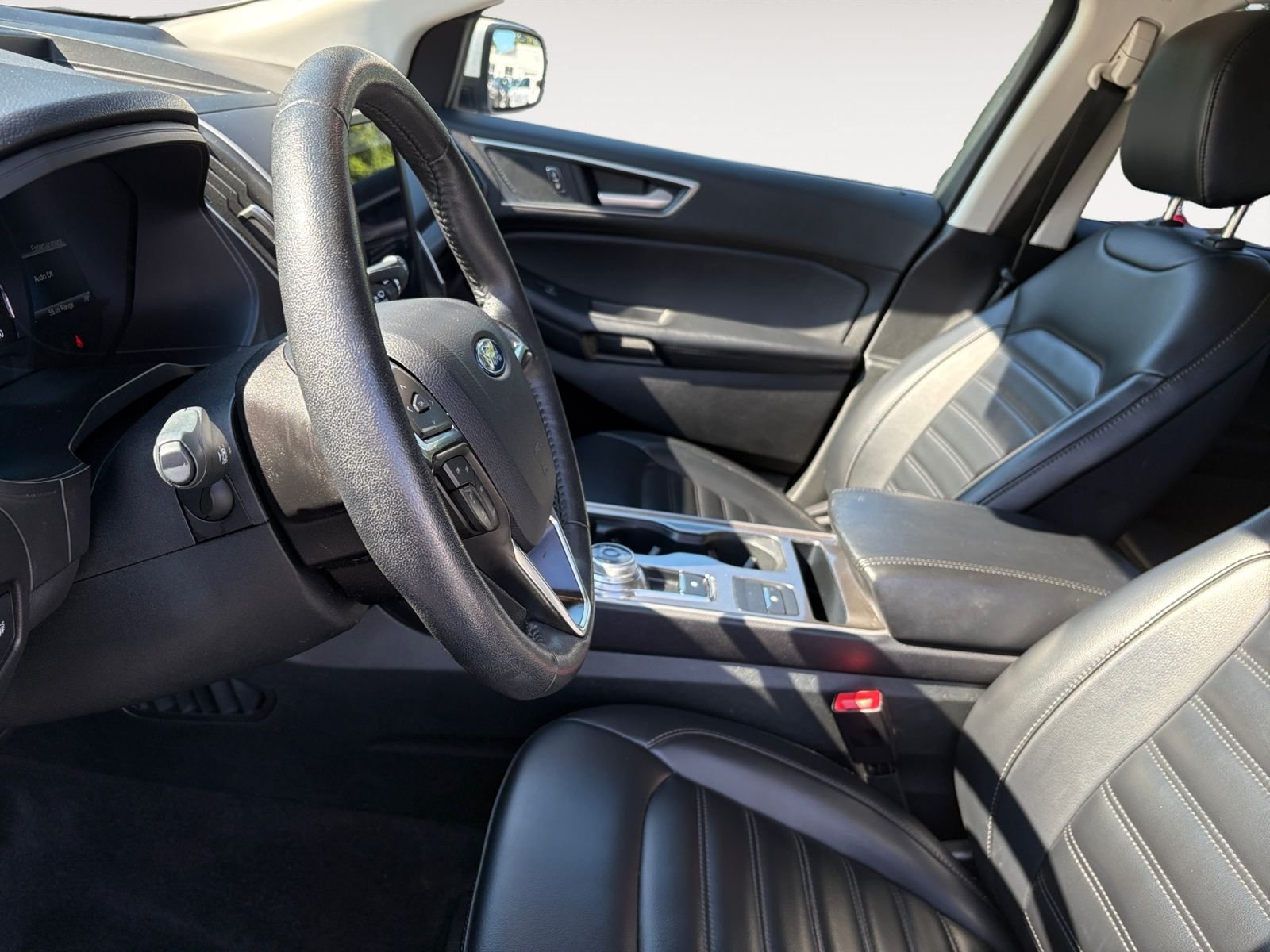 Used 2024 Ford Edge SEL AWD/4WD image 9