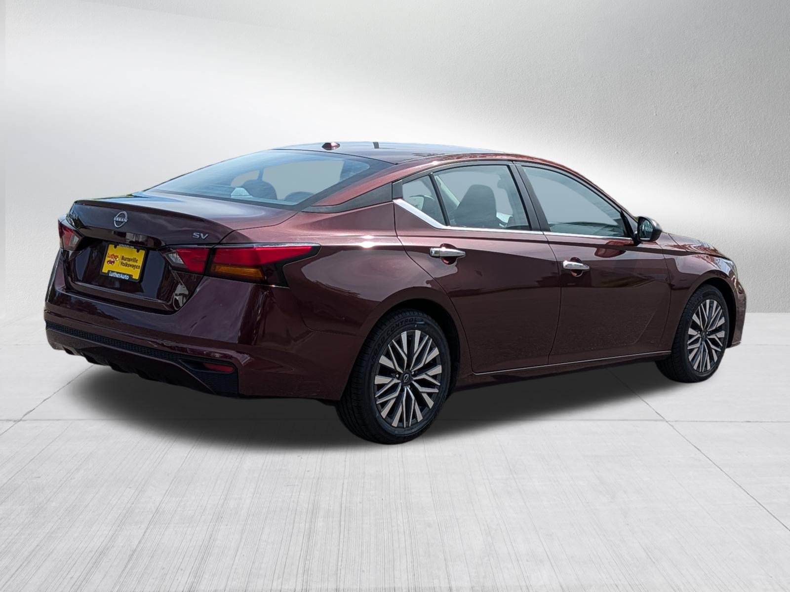 Used 2024 Nissan Altima 2.5 SV FWD image 7