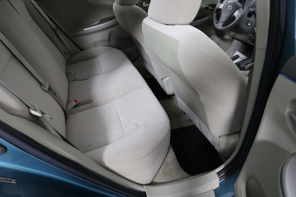 Used 2010 Toyota Corolla LE FWD image 22