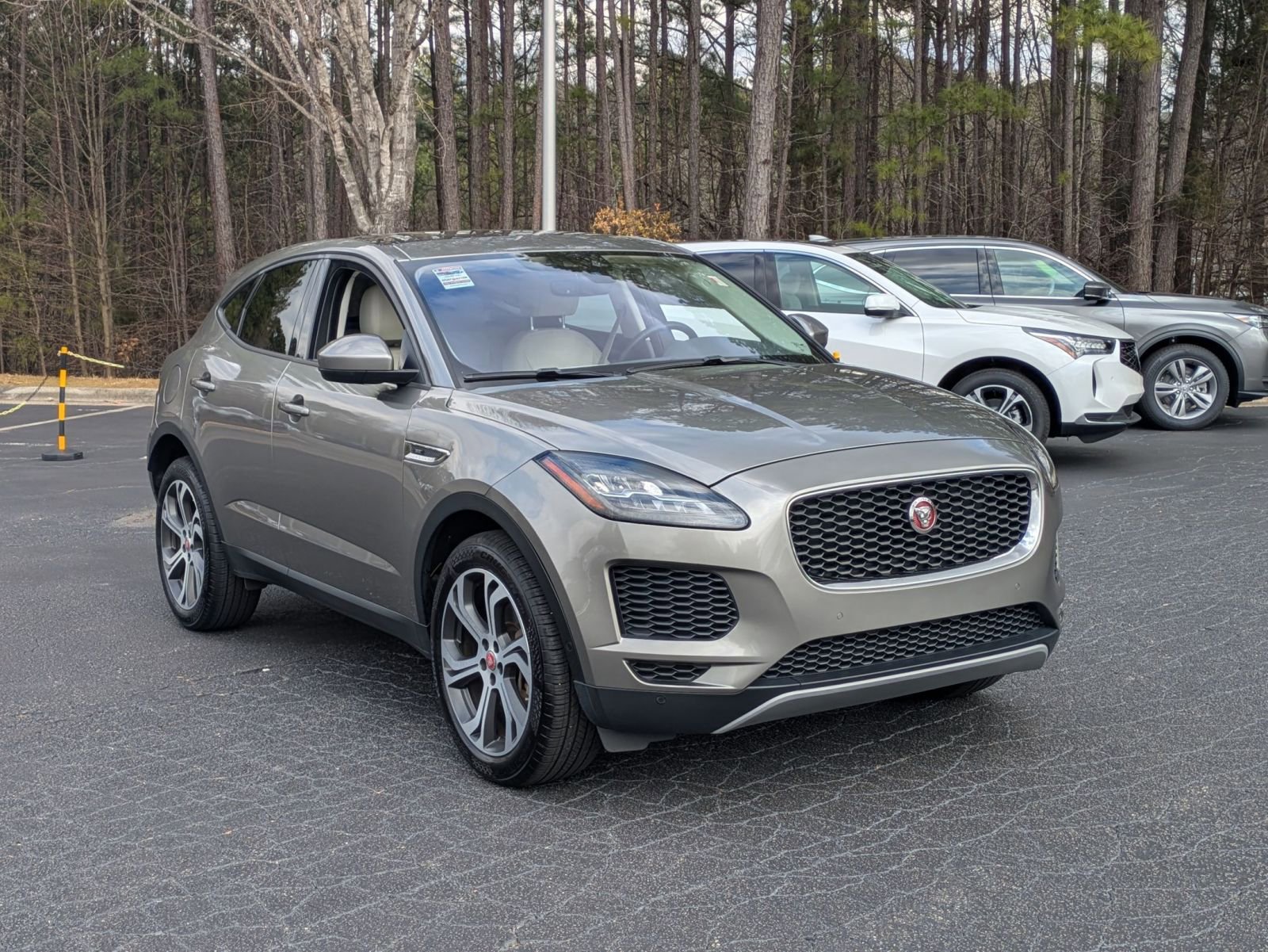 Used 2020 Jaguar E-PACE SE image 3