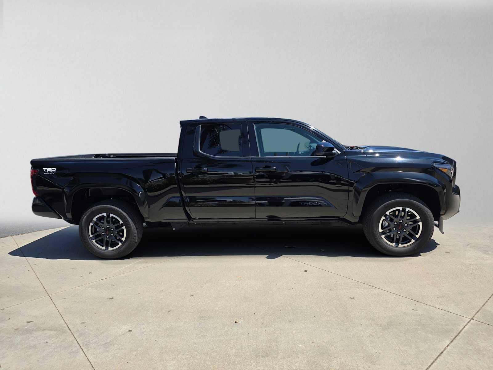 Certified 2025 Toyota Tacoma TRD Sport AWD/4WD image 2