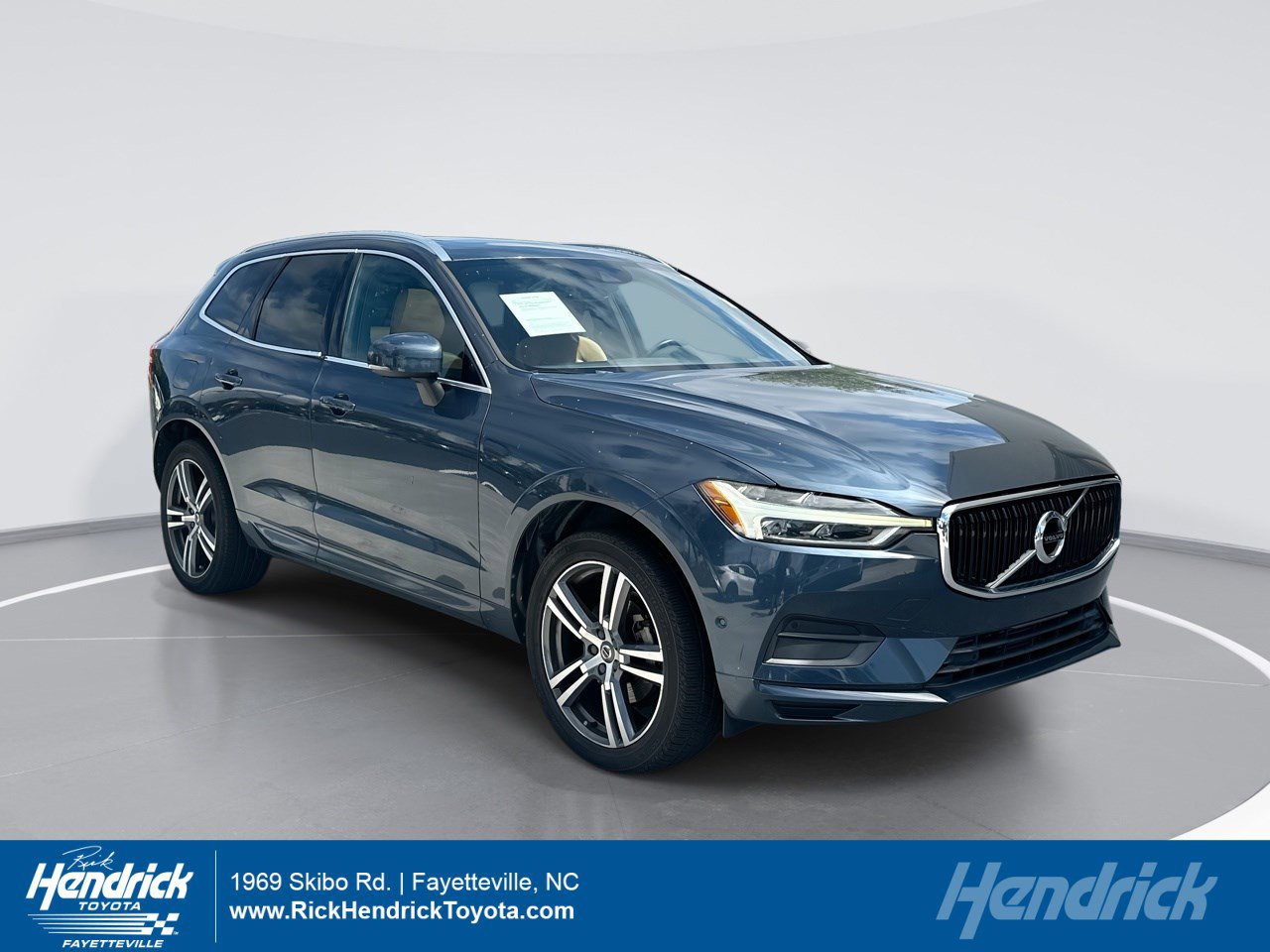 Used 2018 Volvo XC60 T5 Momentum w/ Vision Package