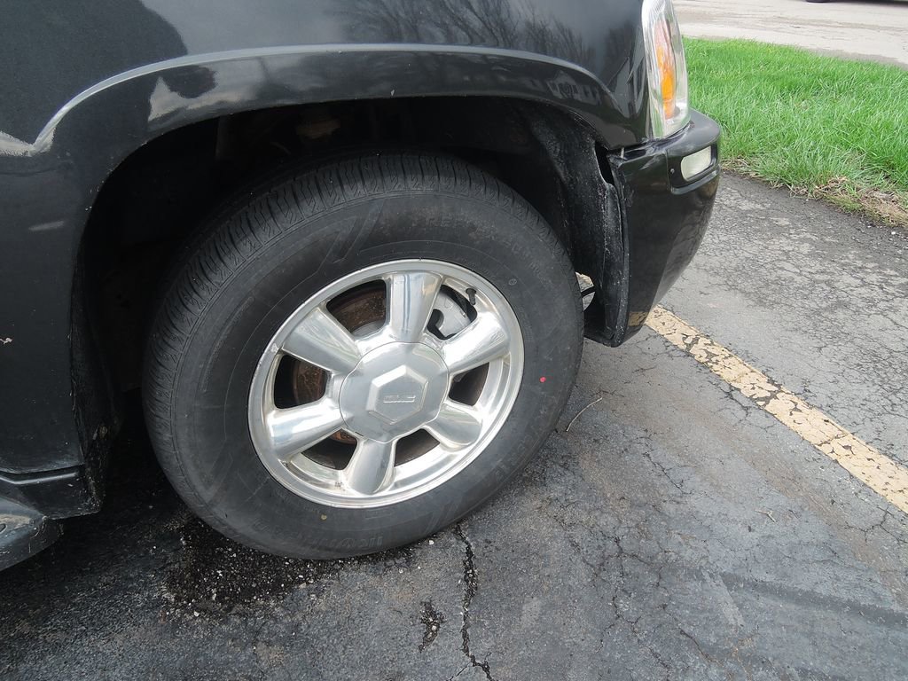 Used 2004 GMC Envoy SLE w/ Preferred Equipment Group image 10