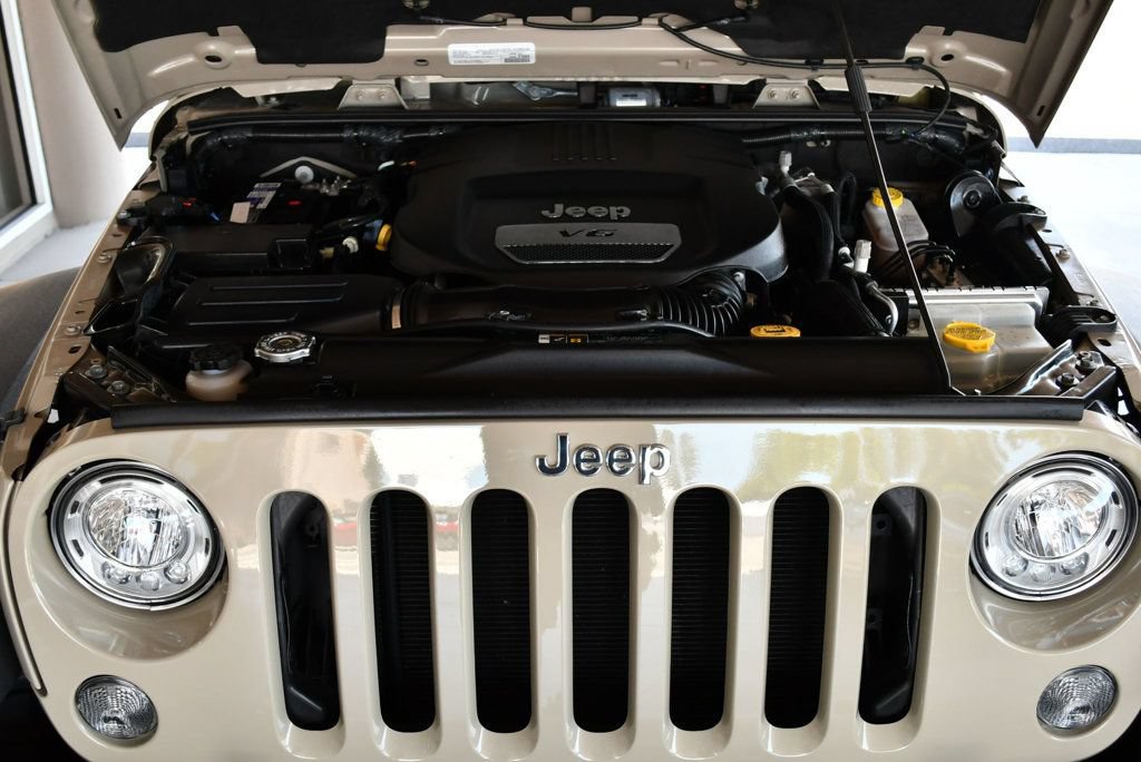 Used 2018 Jeep Wrangler Unlimited Rubicon w/ Connectivity Group AWD/4WD image 63