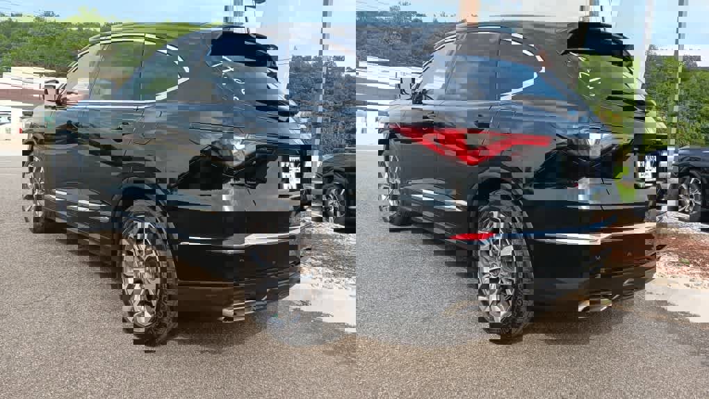 Used 2023 Acura MDX SH-AWD w/ Technology Package image 3