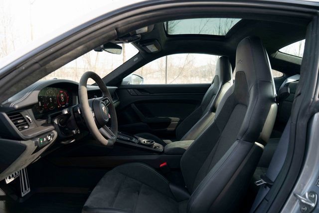 Used 2025 Porsche 911 Carrera GTS image 34