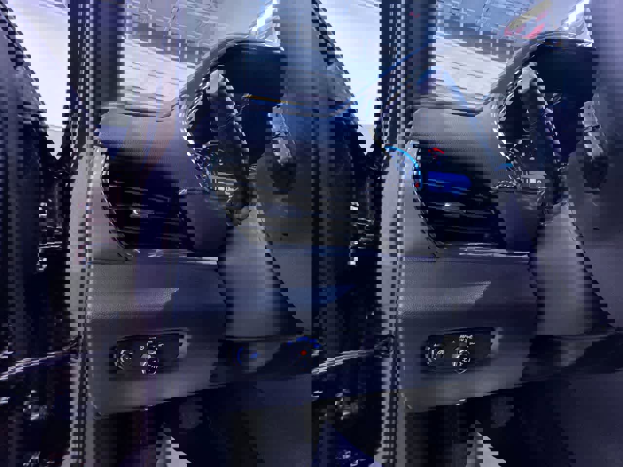 Used 2023 Chevrolet Traverse LT w/ LT Premium Package image 16