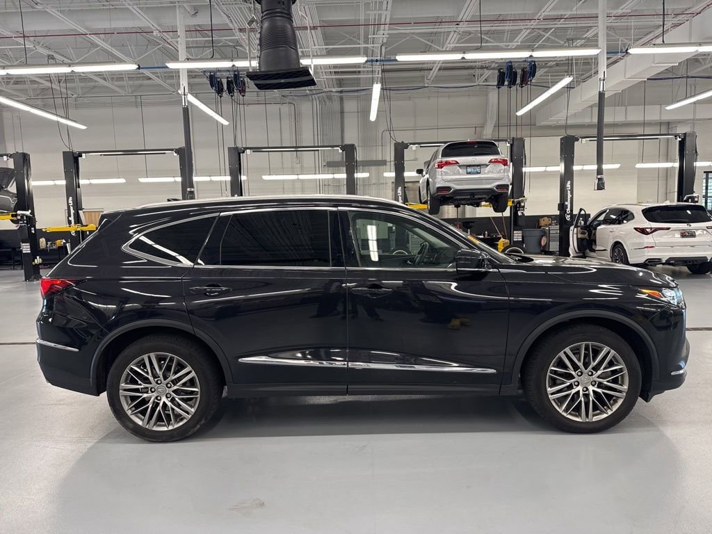 Used 2022 Acura MDX SH-AWD w/ Advance Package image 2