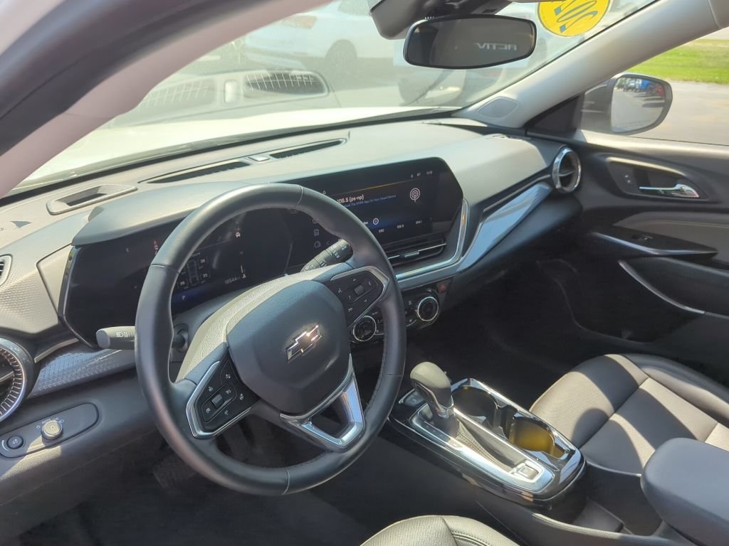 Certified 2024 Chevrolet Trax ACTIV w/ Sunroof Package FWD image 16