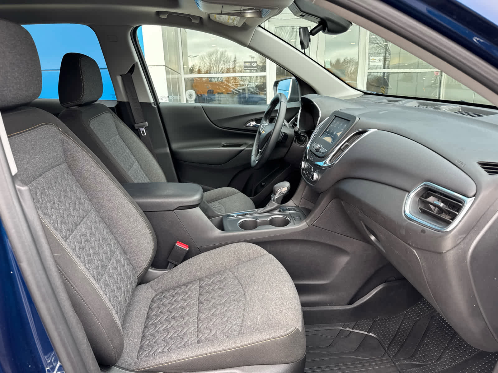 Used 2023 Chevrolet Equinox LT image 4