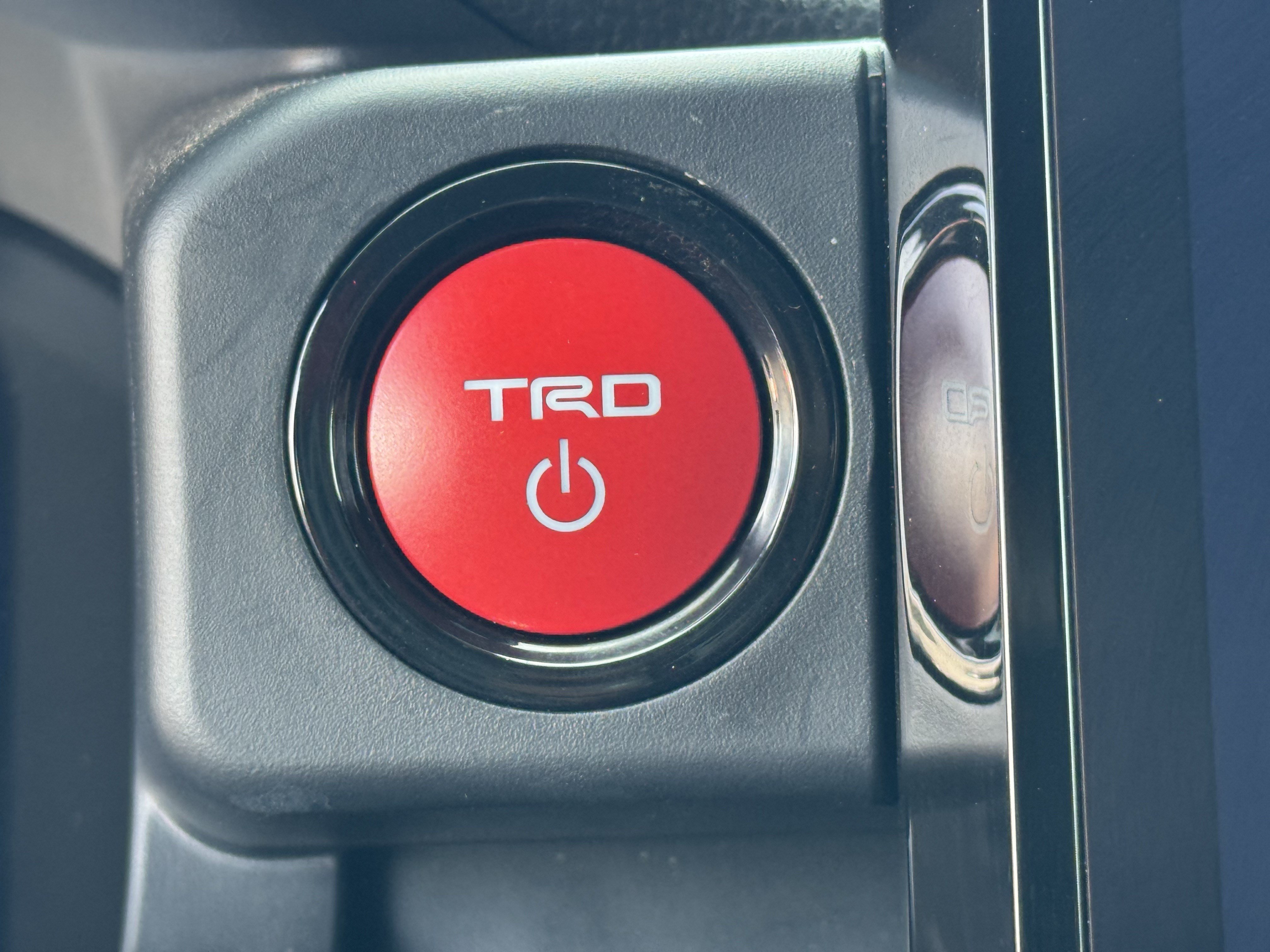 Used 2025 Toyota Tacoma TRD Pro AWD/4WD image 31