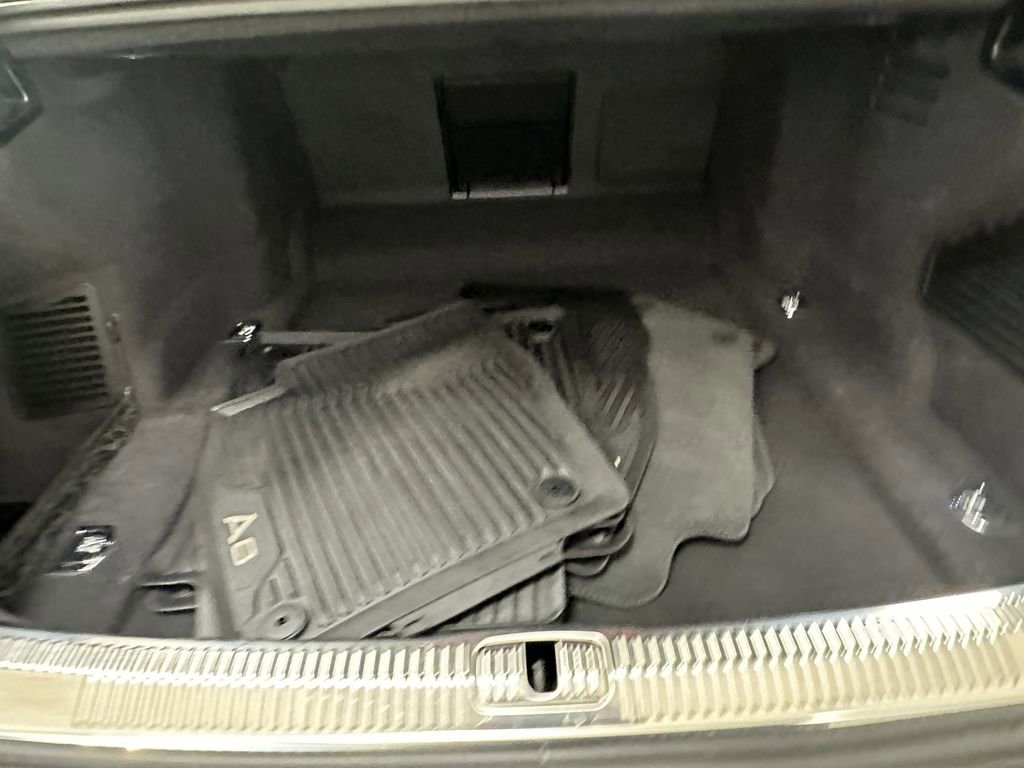 Used 2023 Audi A8 L 3.0T image 20