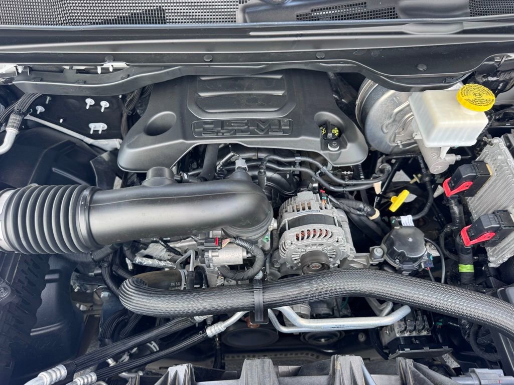 Used 2019 RAM 1500 Laramie AWD/4WD image 38