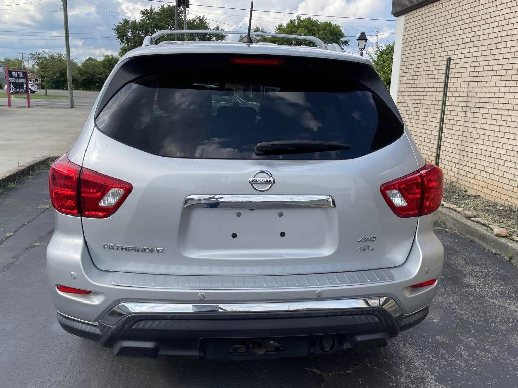 Used 2017 Nissan Pathfinder SL w/ SL Tech Package AWD/4WD image 4